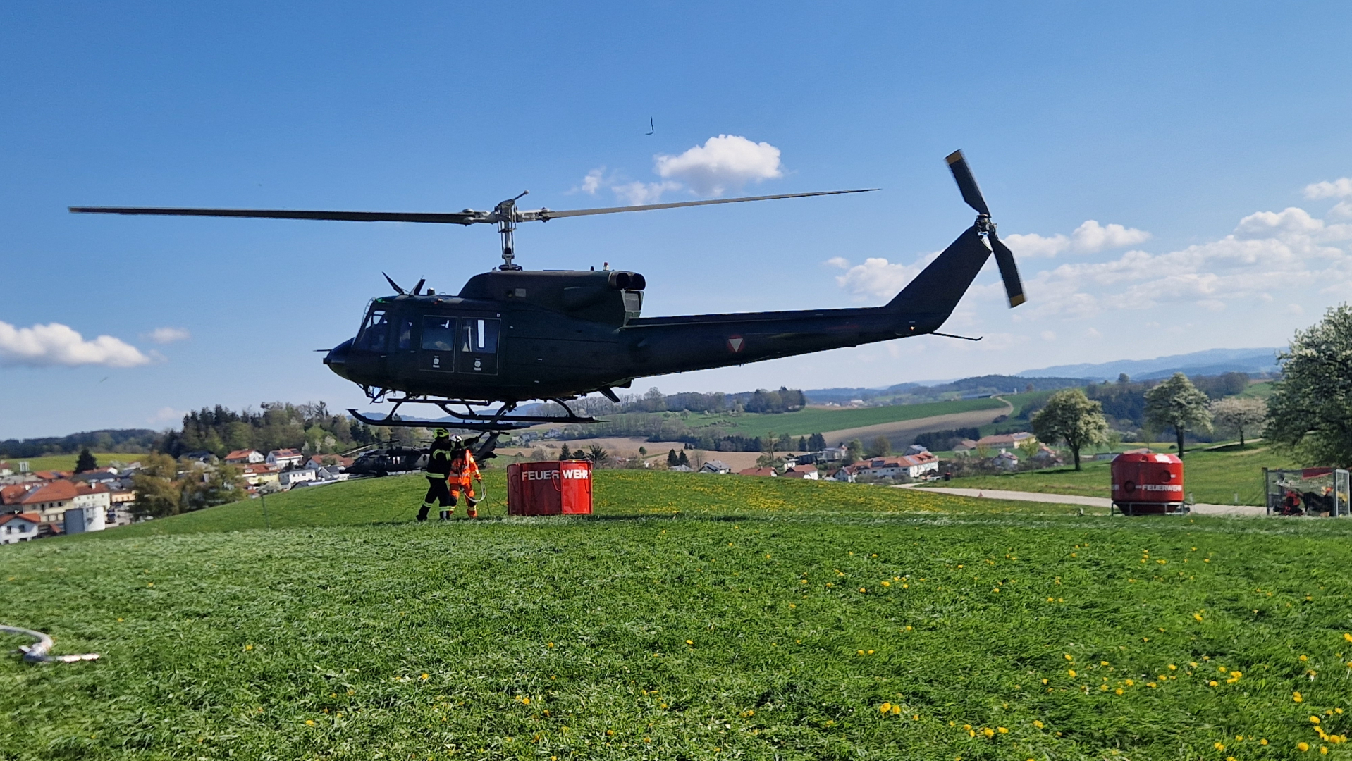 Du betrachtest gerade Übung Waldbrand mit Hubschrauberunterstützung